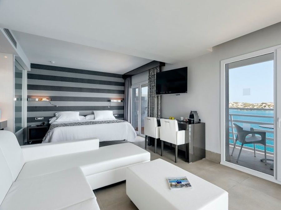 ออกซิเดนตัล เมนอร์กา Hotel ปุนตาพริมา ภายนอก รูปภาพ